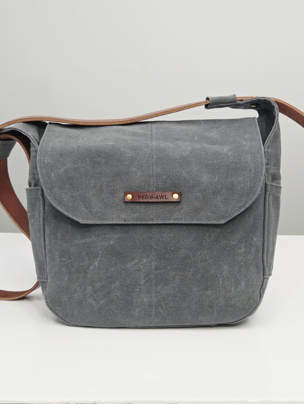 PEG & AWL THE FINCH SATCHEL - SLATE - Picture 2 of 9